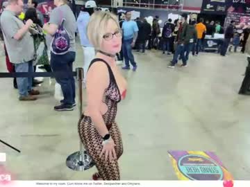 webcam girl champagnefun live cam image #4262887