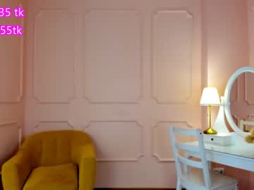 webcam girl pretty_girl_bella live cam image #3037300