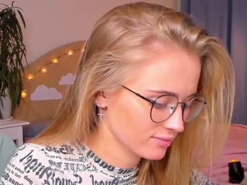 webcam girl linellali live cam image #2694302