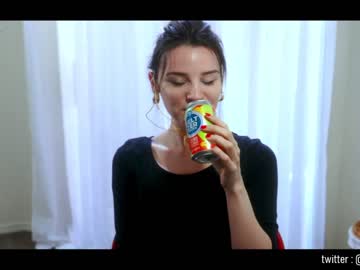 webcam girl cinnabelle live cam image #1897337