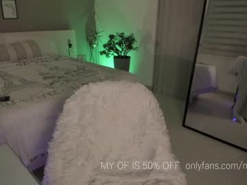 webcam girl melaniewood live cam image #2796741