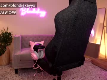 webcam girl blondiekayy live cam image #1913220