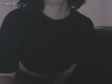 webcam girl dronae live cam image #1805277