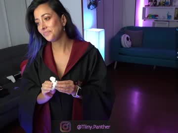 webcam girl tiny_panther live cam image #392226