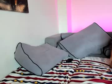 webcam girl sweetlexxxy19 live cam image #4681161