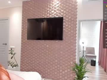 webcam girl lika_moon live cam image #2948245