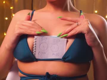 webcam girl helenmoors live cam image #4521053