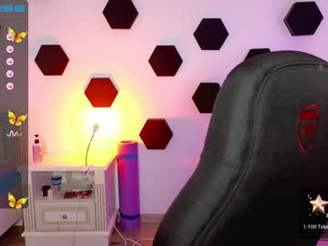webcam girl small_blondee live cam image #4682076