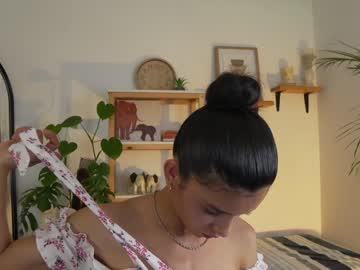 webcam girl urcutelinda live cam image #6533576
