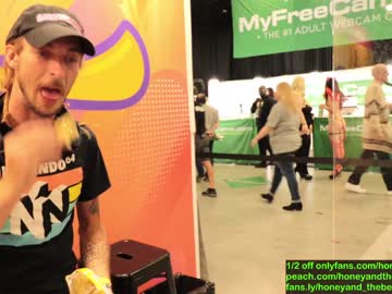 webcam couple honeyand_thebear live cam image #361695