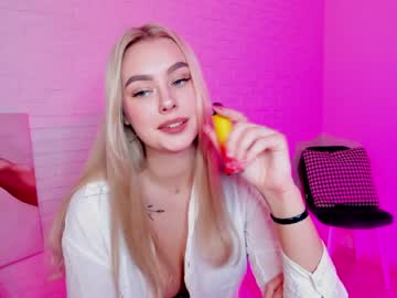 webcam girl 8a8y_nura live cam image #961604