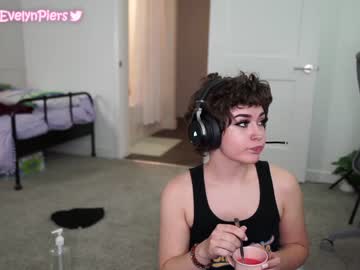 webcam girl evelynpiers live cam image #1978919