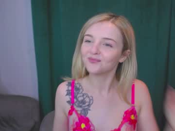 webcam girl lucydelovely live cam image #5830192