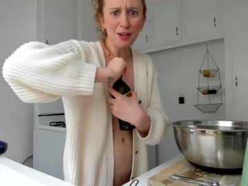 webcam girl pretendlunch live cam image #1653080