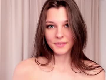 webcam girl peek_in_my_window live cam image #6867405