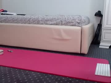 webcam girl carmela_fox live cam image #3309538