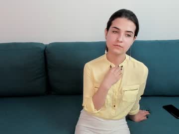 webcam girl zeldaflowers live cam image #6940095