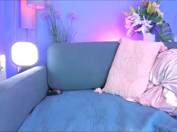 webcam girl littlee33 live cam image #4513395