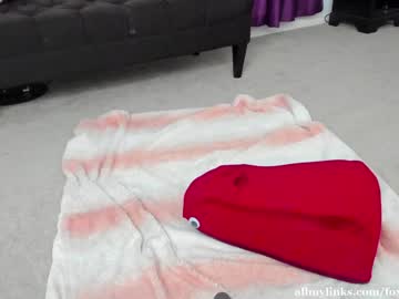 webcam girl foxy_gamer live cam image #6909437