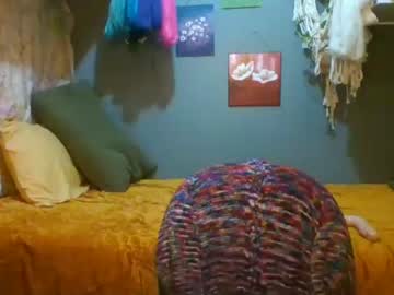 webcam girl manicwhimsydreamgirl live cam image #3527776