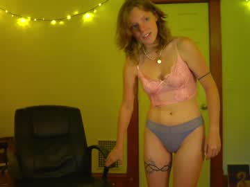 webcam girl crimsonxrapture live cam image #2251011