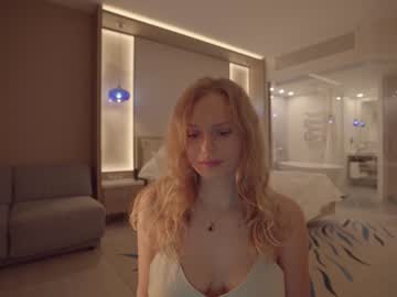 webcam girl chillwithkira live cam image #553993