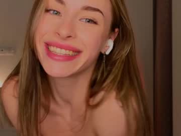 webcam girl uwunikaa live cam image #5725021