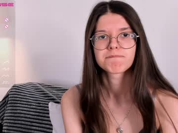 webcam girl hellogentlemana live cam image #6401660