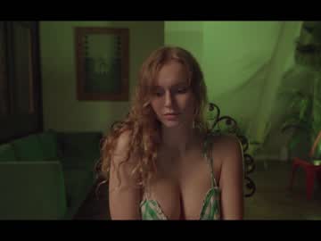 webcam girl chillwithkira live cam image #1410247