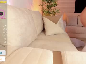webcam girl lau__1 live cam image #4001758