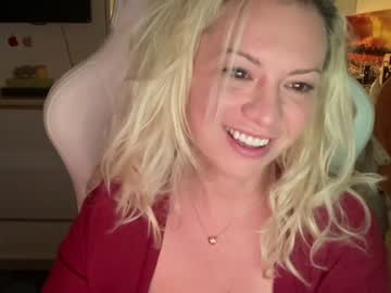 webcam girl kiradivine live cam image #4541390
