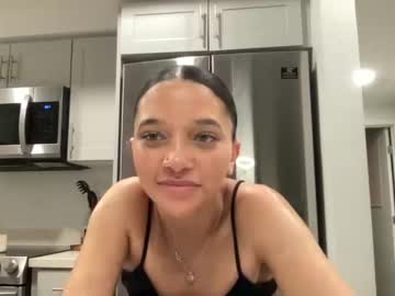 webcam girl ittybity115598 live cam image #3807595
