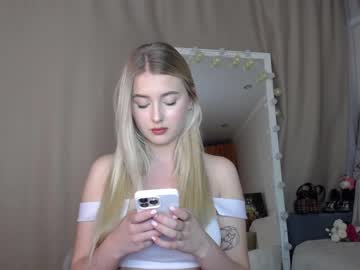 webcam girl cute18cute live cam image #1839125