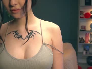webcam girl ella_knockers live cam image #1190171