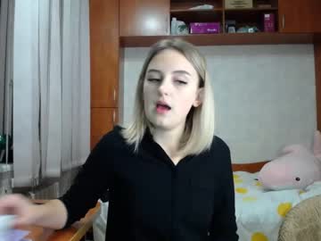 webcam girl melena_shy live cam image #202671