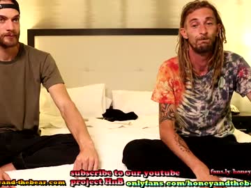 webcam couple honeyand_thebear live cam image #1871540