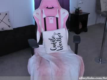 webcam girl foxy_gamer live cam image #4808870