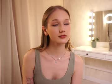 webcam girl courageous_dancer live cam image #7096305