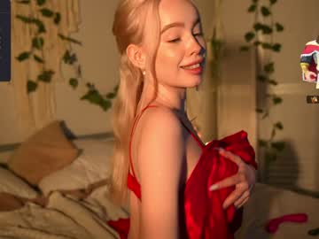 webcam girl mother__of__dragons live cam image #6096992