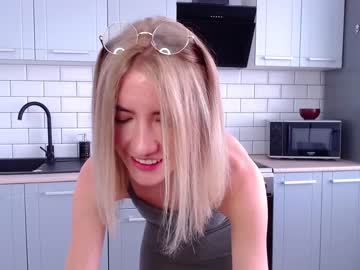webcam girl ella__sweety live cam image #1461906