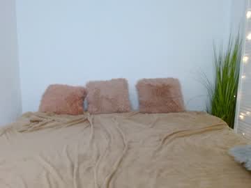 webcam girl kittycat__lovee live cam image #2689604