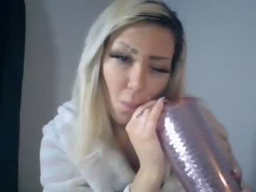 webcam girl twisteddollx live cam image #1320637