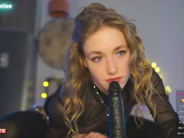webcam girl _taylor_swift live cam image #3600812