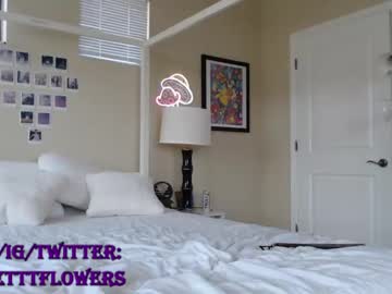 webcam girl violetttflowers live cam image #2171098