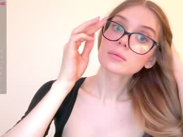 webcam tranny cutiewhitefox live cam image #4922387