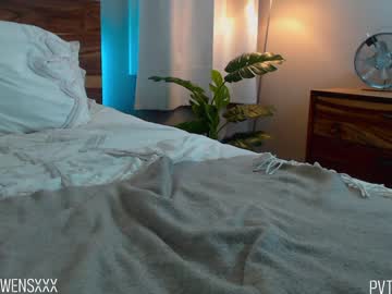 webcam girl oliviaowens live cam image #2316893