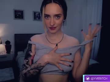 webcam girl _yvie_ live cam image #4762500