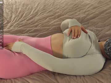 webcam girl blondehottiekerry live cam image #4417227