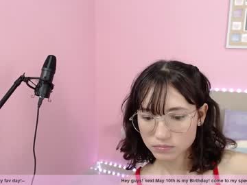 webcam girl little_effy18 live cam image #1697153