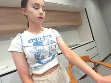 webcam girl ehotlovea live cam image #3699847